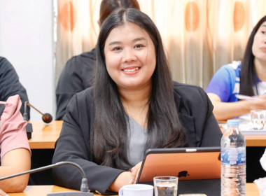ตรวจเยี่ยมและรับฟังปัญหาของสมาชิกสหกรณ์นิคมประมงนครศรีธรรมราช จำกัด ณ จุดรวบรวมผลผลิตของสมาชิกสหกรณ์ โดยรับทราบถึงปัญหาความเดือดร้อนในเรื่องของการต่อทะเบียนเกษตรกรผู้เพาะเลี้ยงสัตว์น้ำของสมาชิกสหกรณ์ รวมทั้งเรื่องการขออนุญาตการเข้าทำประโยชน์ในที่ดินและติ ... พารามิเตอร์รูปภาพ 25